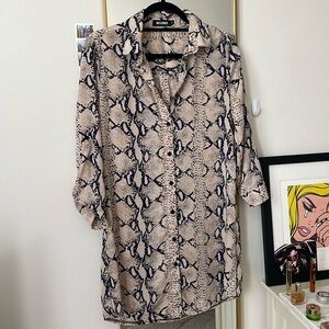 MISSGUIDED • Snake Print Button Down Long Sleeve Shirt Dress US 4